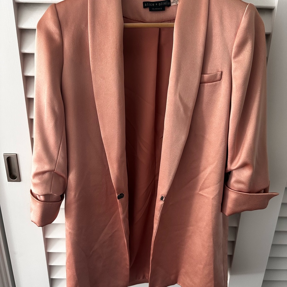 Alice + Olivia Pink Blazer with Notched Lapels and Relaxed Fit
